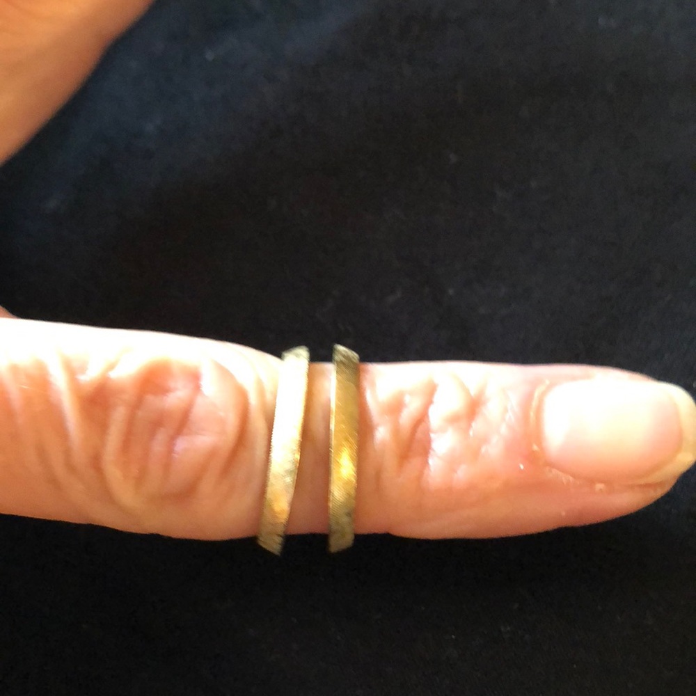 Ring guard. Prices are rock bottom ‼️